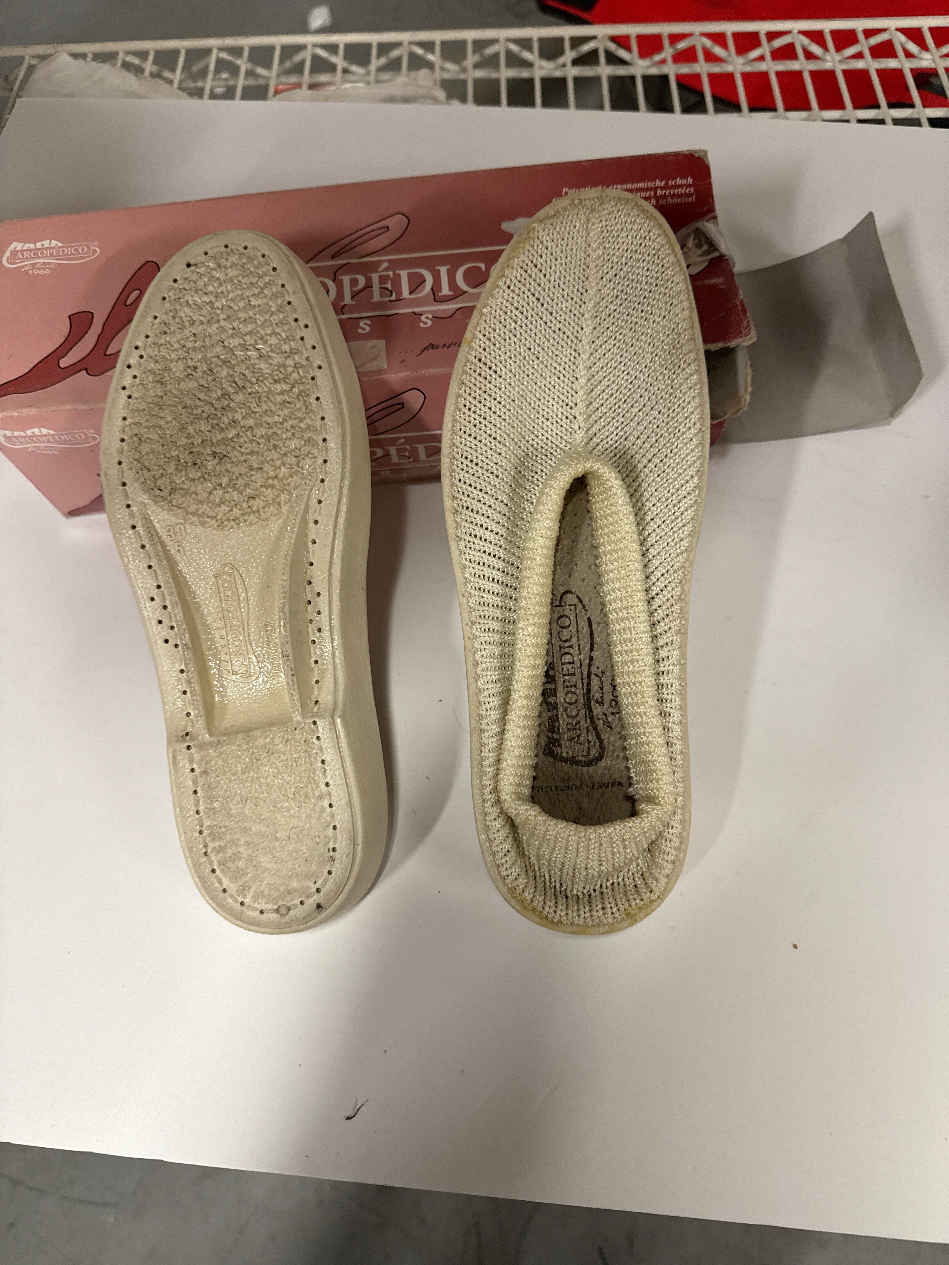 Vintage Arcopedico knit Flats