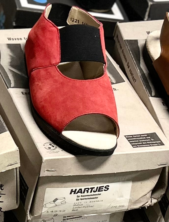 Vintage Hartjes Women's Sling-back Red Nubuck Sandals 14932